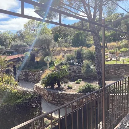 Hotel La Bastide De 3*