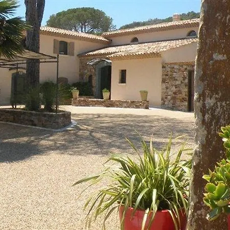 酒店 La Bastide De 3*